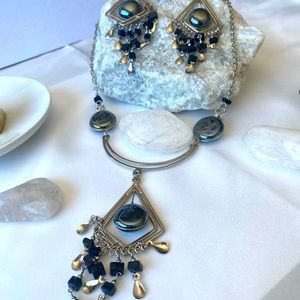 Obsidiana stone necklace absorbed negativity